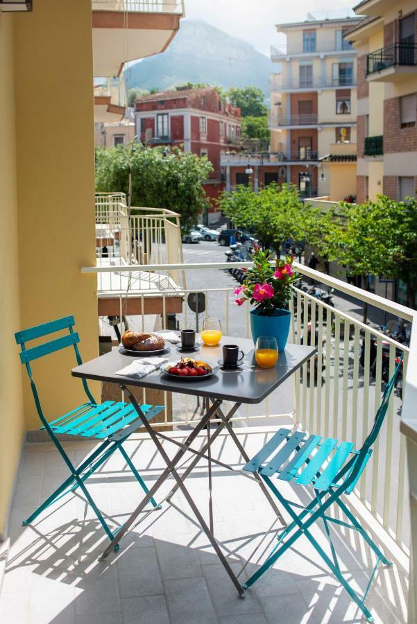 Delle Rose Inn ปิอาโนดิซอร์เรนโต ภายนอก รูปภาพ